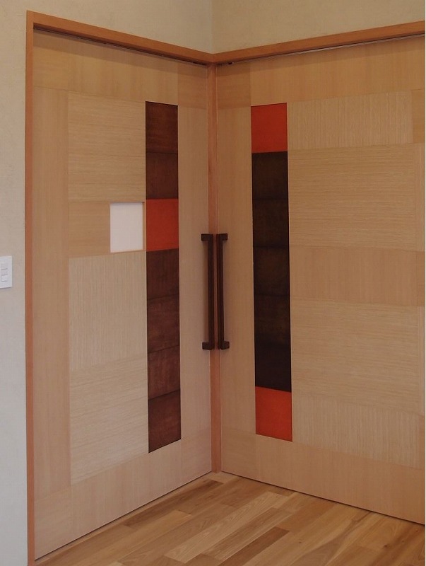 uruwashi door